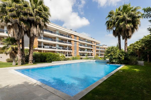 T4 com duas suites, terraço, box 2 carros, num empreendimento luxo, o Morgado Lusitano Lisboa