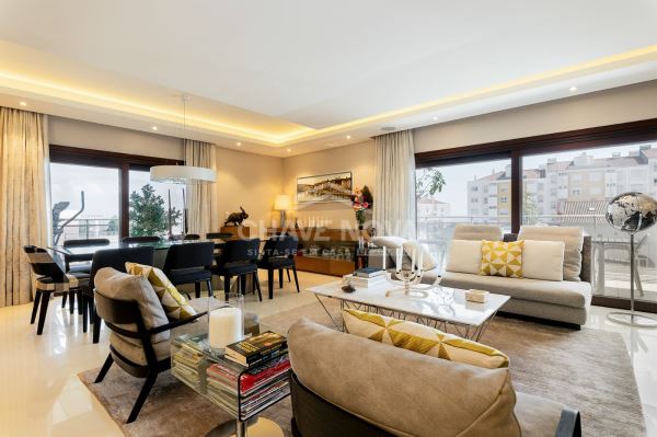 T4 com duas suites, terraço, box 2 carros, num empreendimento luxo, o Morgado Lusitano Lisboa