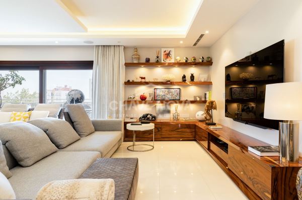 T4 com duas suites, terraço, box 2 carros, num empreendimento luxo, o Morgado Lusitano Lisboa