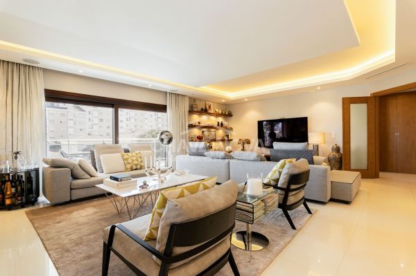 T4 com duas suites, terraço, box 2 carros, num empreendimento luxo, o Morgado Lusitano Lisboa