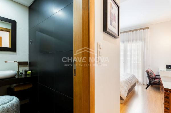 T4 com duas suites, terraço, box 2 carros, num empreendimento luxo, o Morgado Lusitano Lisboa