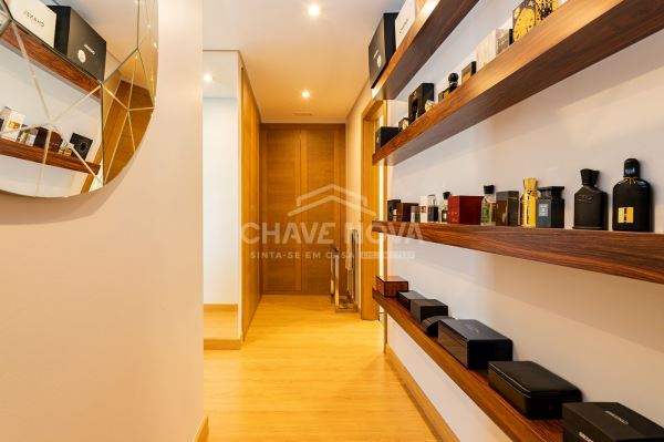 T4 com duas suites, terraço, box 2 carros, num empreendimento luxo, o Morgado Lusitano Lisboa