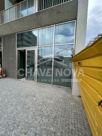 Arrendamento de espaço comercial a 200 Mts da Praia - Matosinhos Sul - Porto