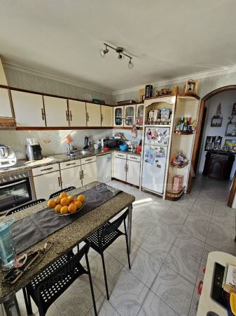 4 Moradias e 2 Espaços Comerciais - Grijó - Vila Nova de Gaia