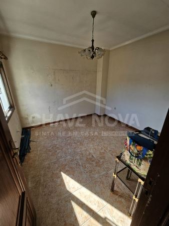 4 Moradias e 2 Espaços Comerciais - Grijó - Vila Nova de Gaia