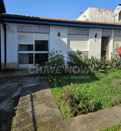 4 Moradias e 2 Espaços Comerciais - Grijó - Vila Nova de Gaia