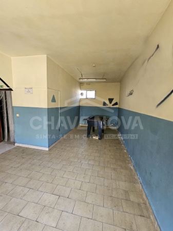 4 Moradias e 2 Espaços Comerciais - Grijó - Vila Nova de Gaia