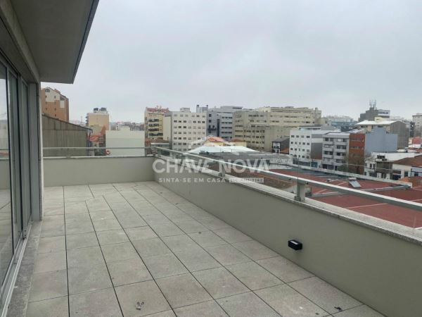 T3, ultimo piso , com amplo terraço. Matosinhos Sul