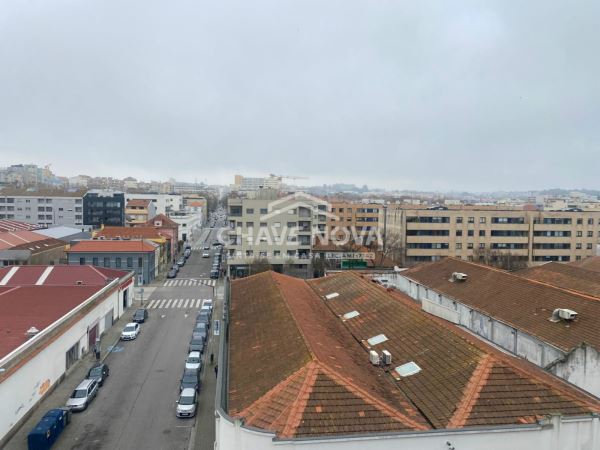 T3, ultimo piso , com amplo terraço. Matosinhos Sul