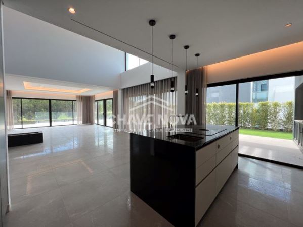 Moradia de Luxo em Vilamoura – Vista Golfe e Sofisticação Absoluta