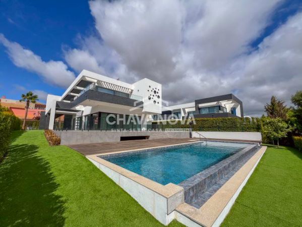 Moradia de Luxo em Vilamoura – Vista Golfe e Sofisticação Absoluta