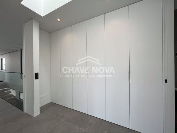 Moradia de Luxo em Vilamoura – Vista Golfe e Sofisticação Absoluta