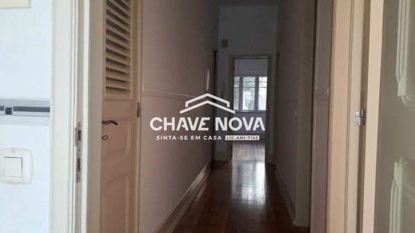 Apartamento T2 Renovado na Avenida João XXI, na freguesia do Areeiro em Lisboa