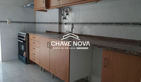 Apartamento T2 Renovado na Avenida João XXI, na freguesia do Areeiro em Lisboa