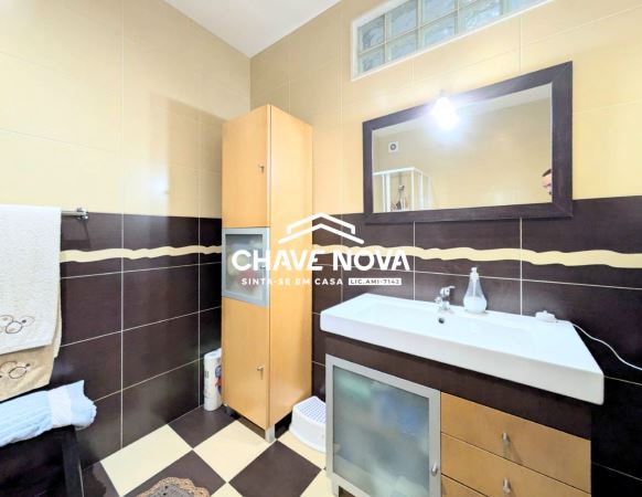 Moradia geminada T4 para venda na Palhaça, em Oliveira do Bairro