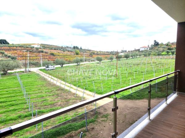 Moradia T3 inserida em Quinta com Vinha em Tabuaço, Viseu 