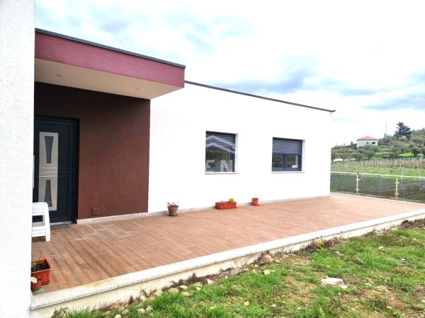 Moradia T3 inserida em Quinta com Vinha em Tabuaço, Viseu 