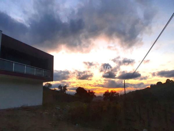Moradia T3 inserida em Quinta com Vinha em Tabuaço, Viseu 