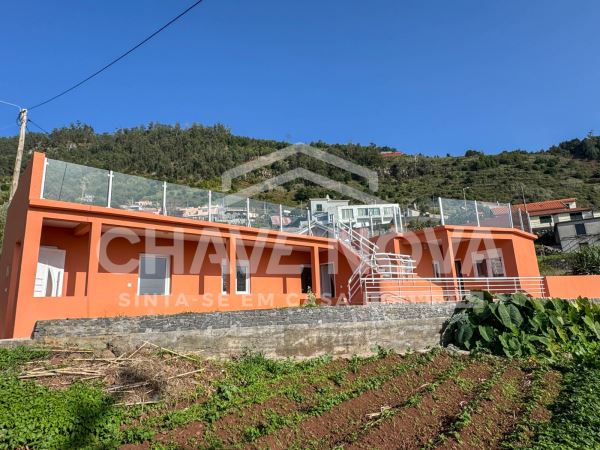 Moradia T3 Isolada - Arco da Calheta - Renovada - Vistas Mar