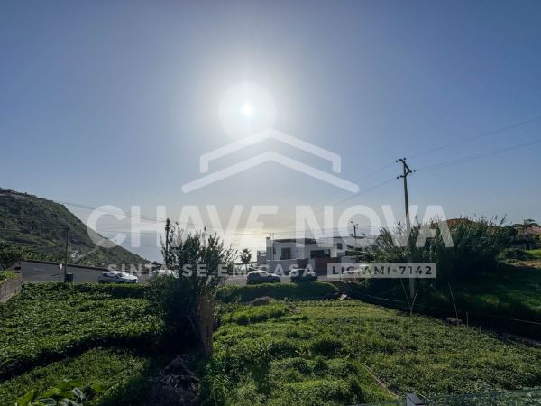 Moradia T3 Isolada - Arco da Calheta - Renovada - Vistas Mar