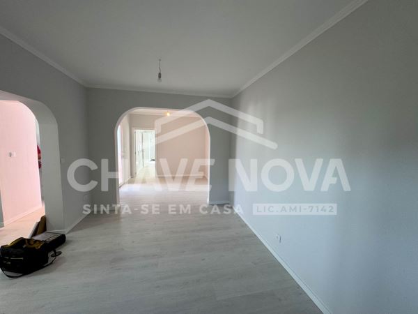 Moradia T3 Isolada - Arco da Calheta - Renovada - Vistas Mar