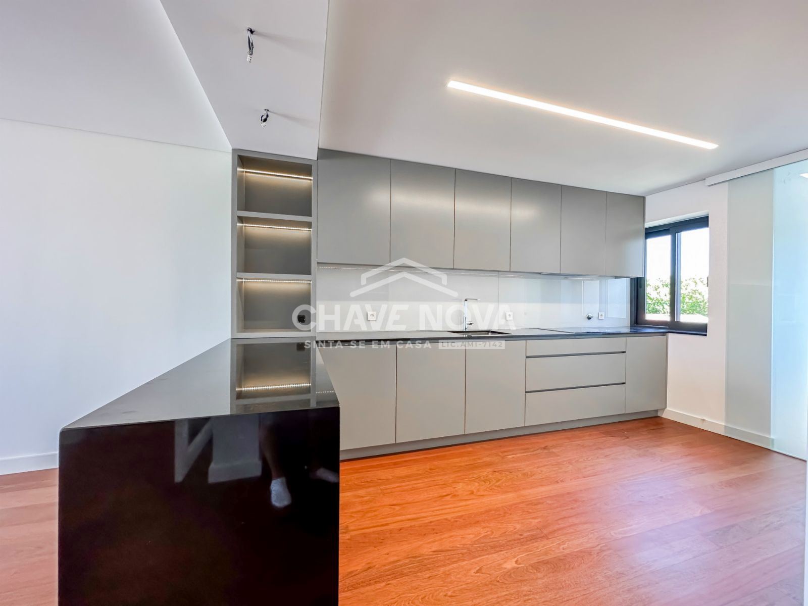 Arrendamento Apartamento T2 a 800 metros da Praia de Matosinhos - Porto