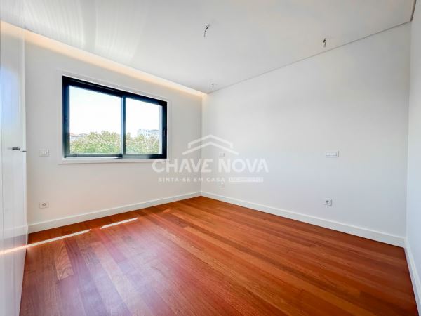 Arrendamento Apartamento T2 a 800 metros da Praia de Matosinhos - Porto