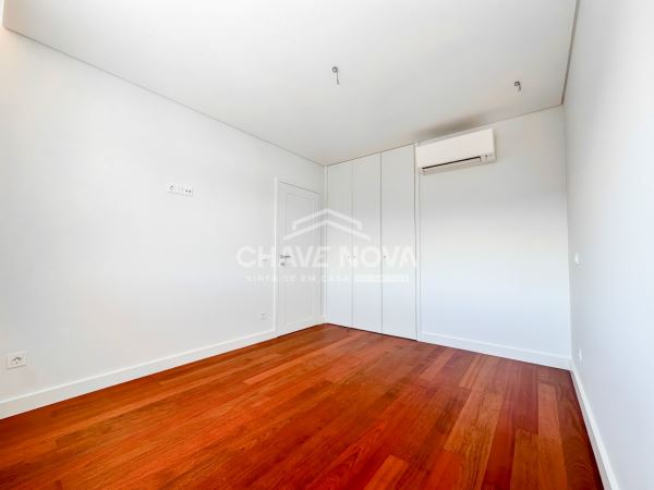 Arrendamento Apartamento T2 a 800 metros da Praia de Matosinhos - Porto