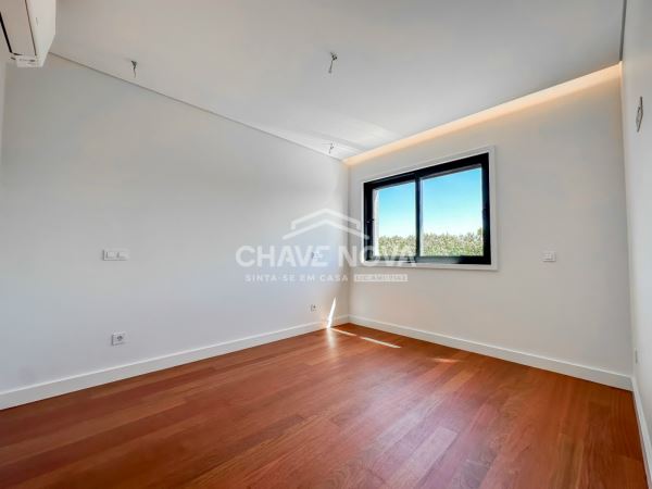 Arrendamento Apartamento T2 a 800 metros da Praia de Matosinhos - Porto