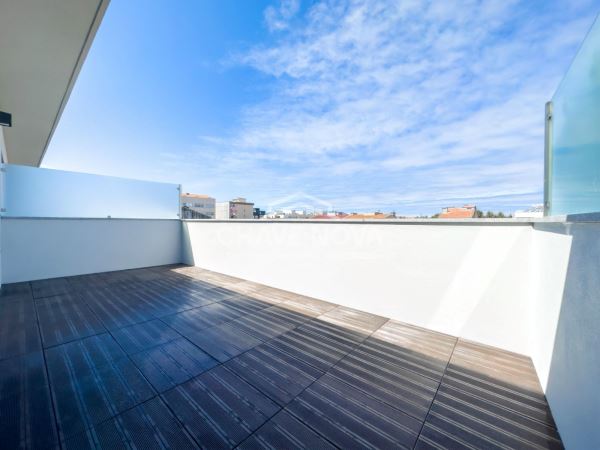 Arrendamento Apartamento T2 a 800 metros da Praia de Matosinhos - Porto