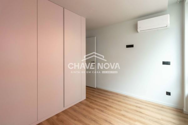 Apartamento T1 no Empreendimento Ruah c/ lugar de garagem - Mafamude