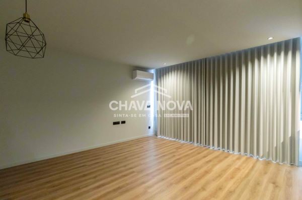 Apartamento T1 no Empreendimento Ruah c/ lugar de garagem - Mafamude