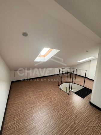 Apartamento T0 Duplex Próximo ao Palácio de Cristal - Porto