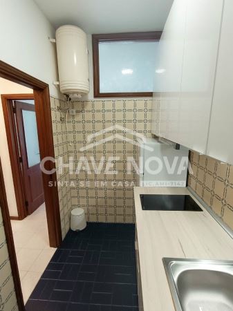 Apartamento T1 c/ Terraço Cento Porto (300m da Estação de Metro “Marquês”)