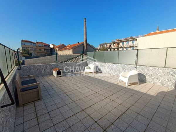 Apartamento T1 c/ Terraço Cento Porto (300m da Estação de Metro “Marquês”)