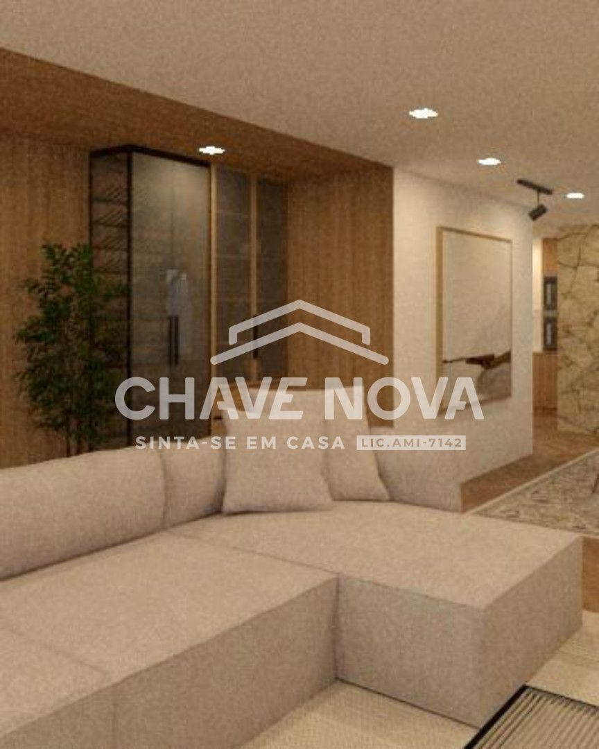 Moradia T4 em Batalha com garagem e piscina