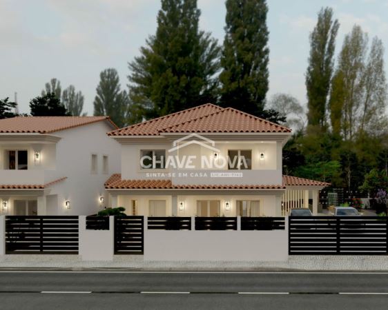Moradia T4 em Batalha com garagem e piscina