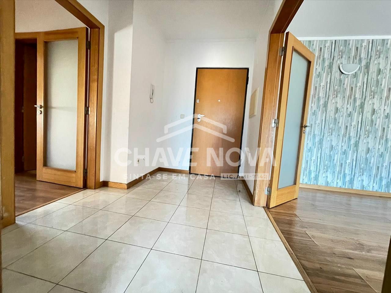 Apartamento T2 para Venda em Canelas Foto 2