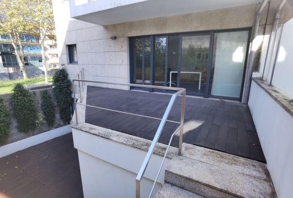 Moradia de 3 frentes na Vilarinha - Colégio CLIP e Hospital CUF