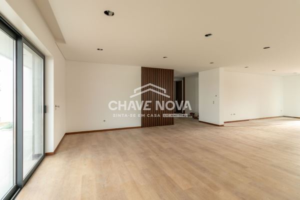 Moradia V3 Nova, Térrea e Isolada em Travanca - Santa Maria da Feira