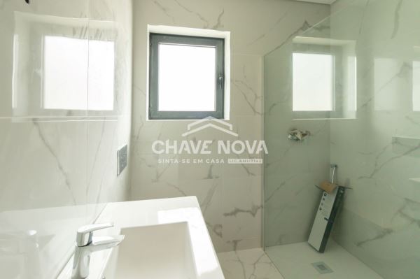 Moradia V3 Nova, Térrea e Isolada em Travanca - Santa Maria da Feira