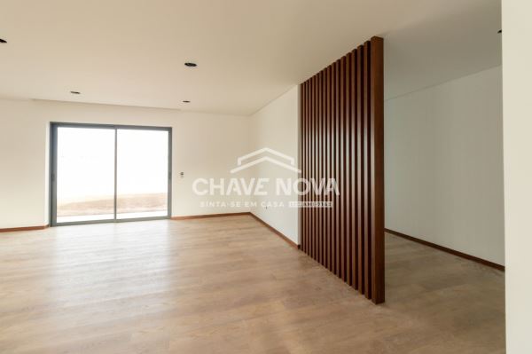 Moradia V3 Nova, Térrea e Isolada em Travanca - Santa Maria da Feira