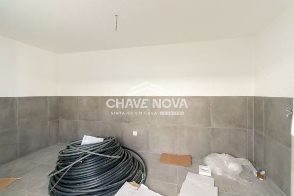 Moradia V3 Nova, Térrea e Isolada em Travanca - Santa Maria da Feira