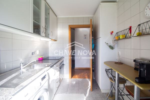Andar moradia T3 com Áreas Amplas e Próximo da Praia em Valadares/Gulpilhares