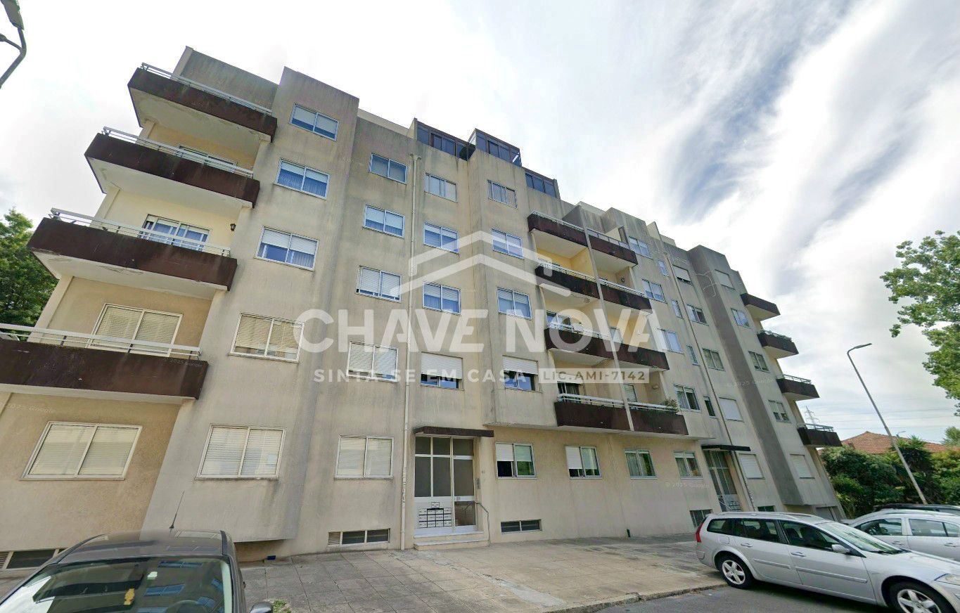 Apartamento T4 c/ Lugar de Garagem em Canidelo (Quinta da Bela Vista)