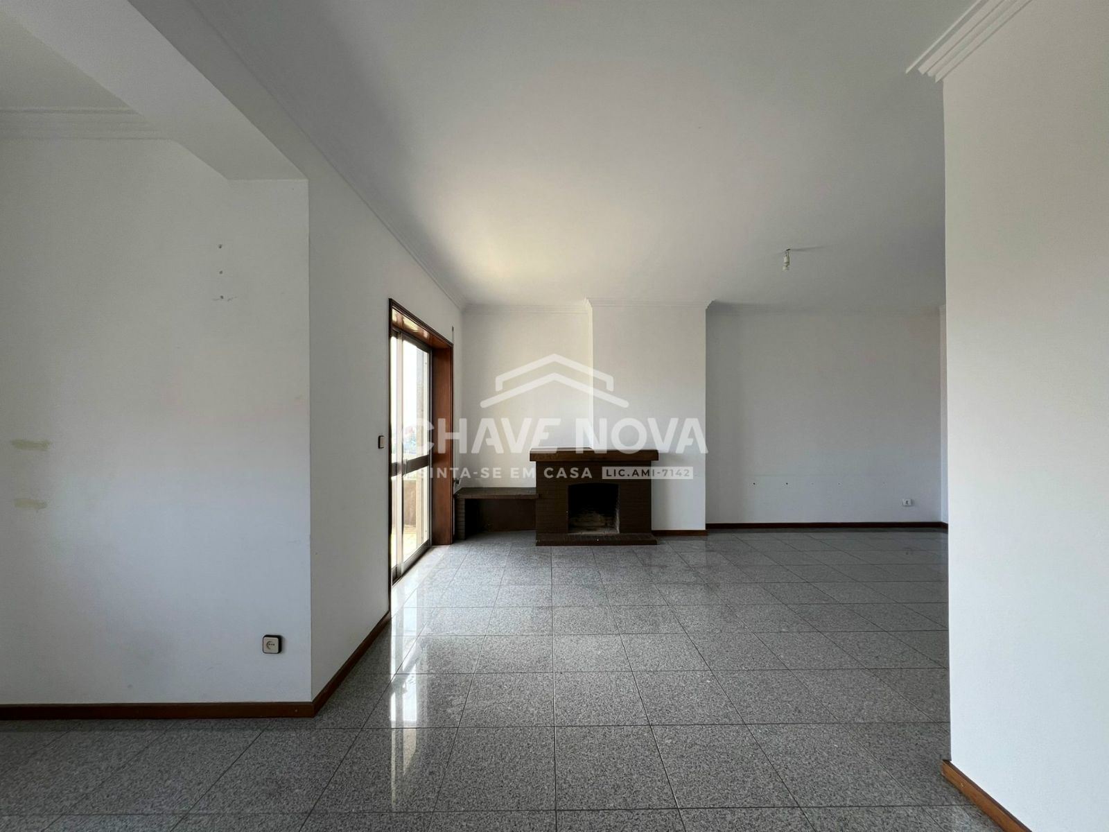 Apartamento T4 c/ Lugar de Garagem em Canidelo (Quinta da Bela Vista)