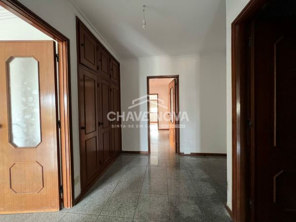 Apartamento T4 c/ Lugar de Garagem em Canidelo (Quinta da Bela Vista)