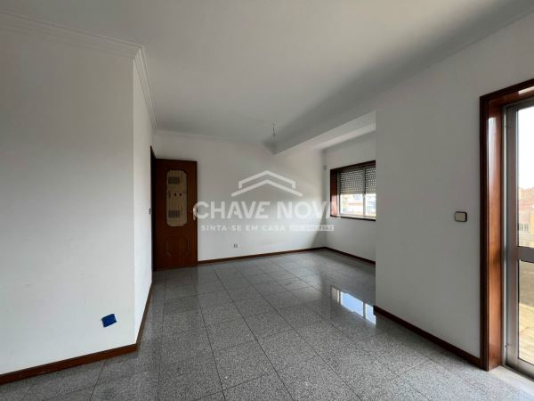 Apartamento T4 c/ Lugar de Garagem em Canidelo (Quinta da Bela Vista)