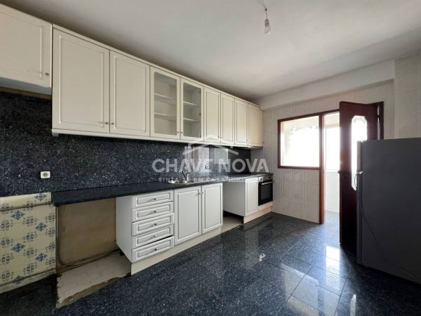 Apartamento T4 c/ Lugar de Garagem em Canidelo (Quinta da Bela Vista)