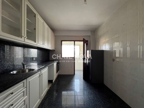 Apartamento T4 c/ Lugar de Garagem em Canidelo (Quinta da Bela Vista)
